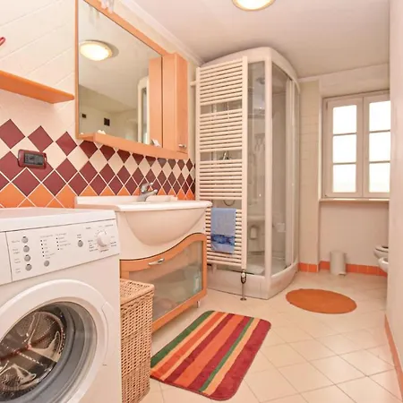 Holiday home Stunning In W/ 2 Bedrooms *